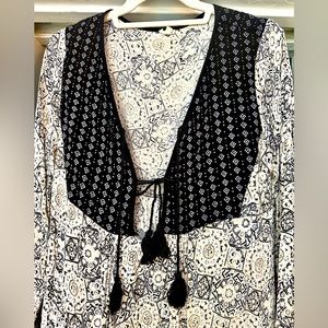 EUC En Creme Long Sleeve High Low Boho Tribal Motif Maxi Dress Size M